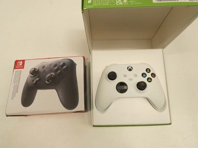Lot 2030 - Nintendo Switch Pro Controller and Xbox Robot...