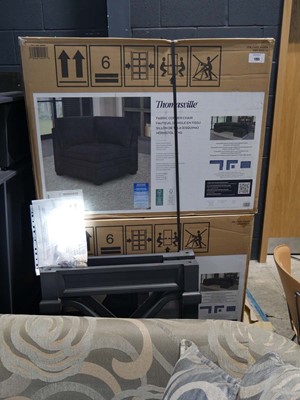 Lot 1195 - Pallet containing parts of Thomasville modular...