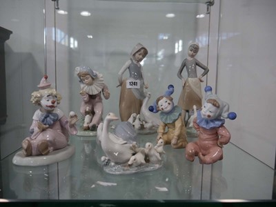 Lot 1241 - Shelf containing assorted Lladro and Nao...