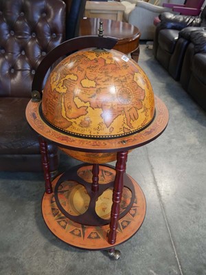 Lot 1245 - Mobile drinks server in the form of a globe