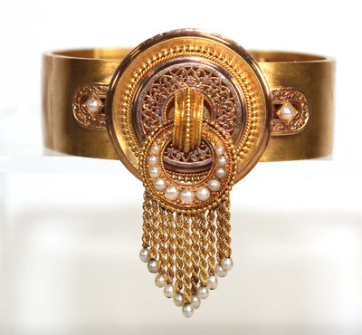 Lot 699 - A late 19th/early 20th century yellow metal...