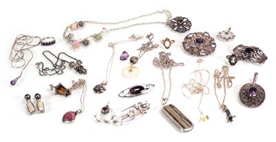 Lot 724 - A group of silver and metalware jewellery...