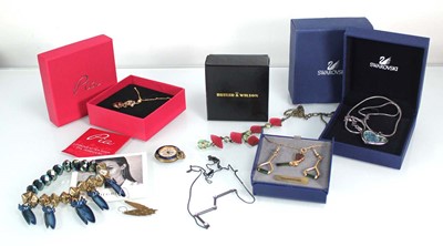 Lot 733 - A group of costume jewellery including a...