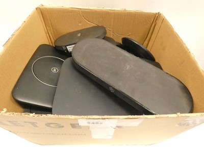 Lot 2432 - Box containing quantity of loose routers and hubs