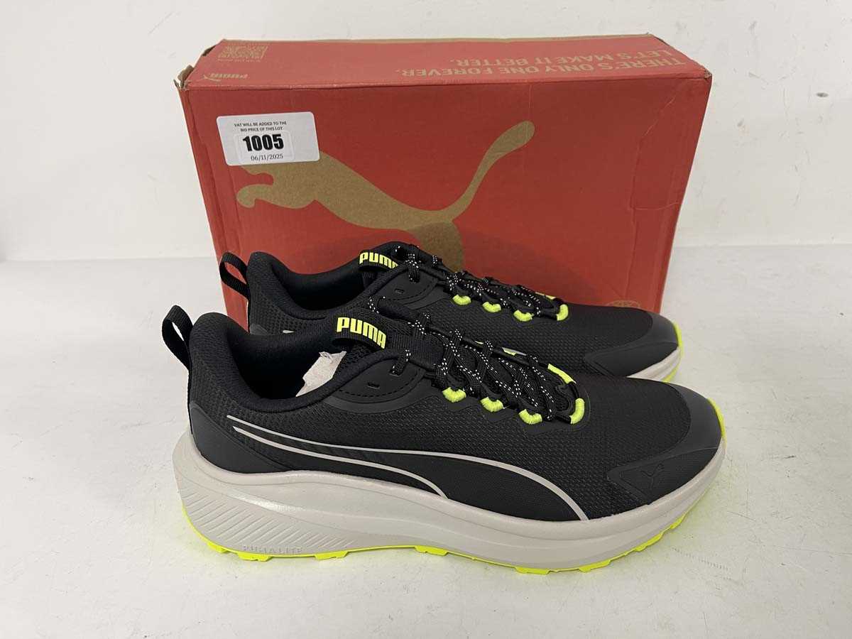 Lot 1005 - Puma skyrocket lite trail trainers in black...
