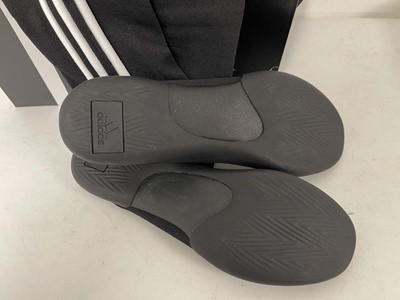 Lot 1011 - Adidas taekwondo mei trainers in black size...