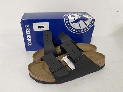 Lot 1016 - Birkenstock arizona BS sandals in black size...