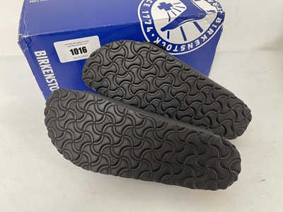 Lot 1016 - Birkenstock arizona BS sandals in black size...