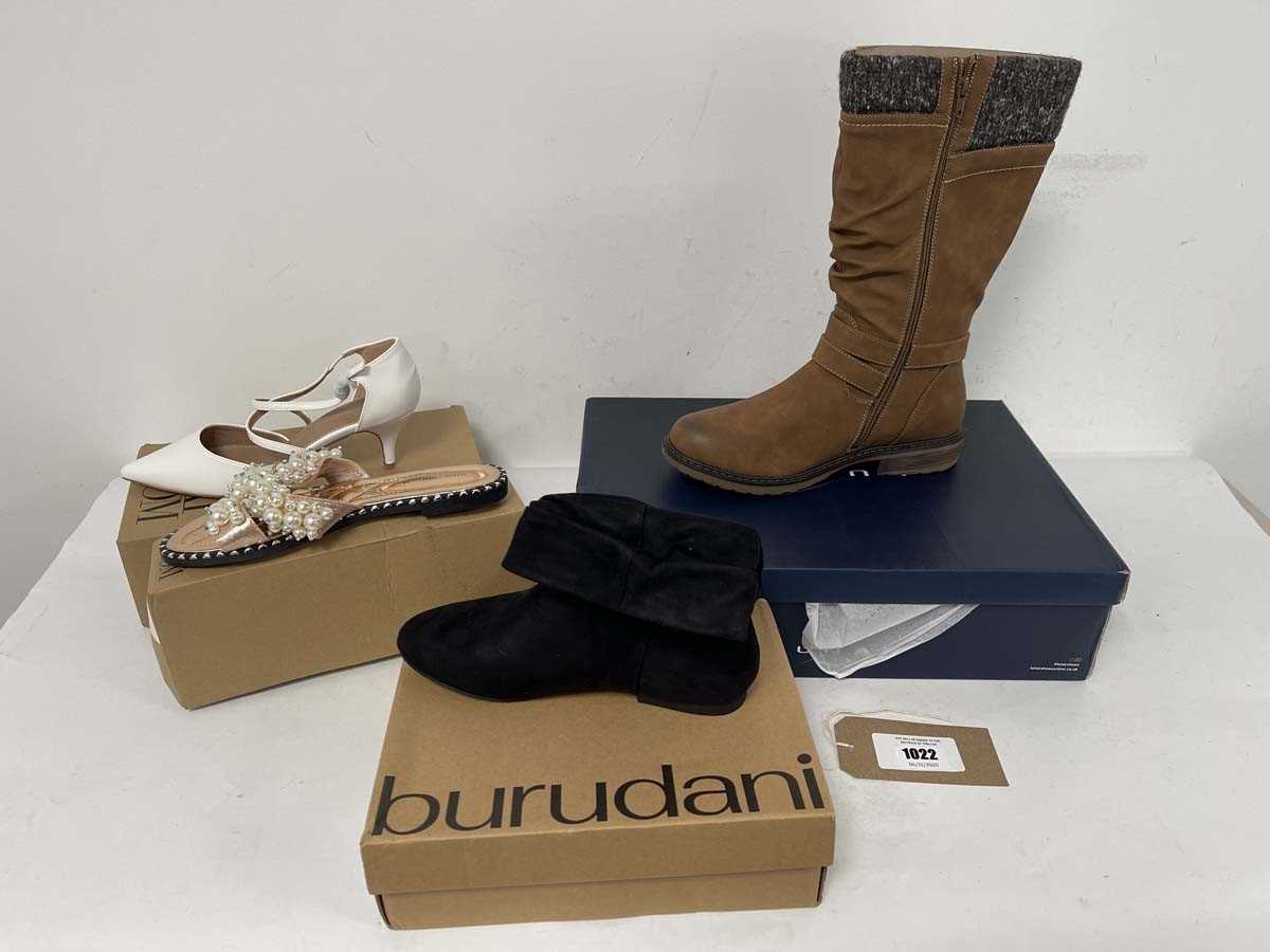 Lot 1022 - 4x Boxed pairs of shoes to include Where's...