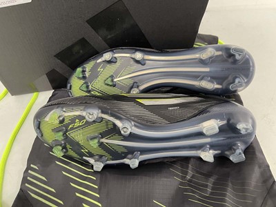 Lot 1029 - Adidas F50 elite LL football boots in black...