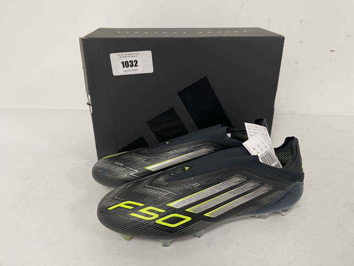 Lot 1032 - AdidasF50 elite LL football boots in black...