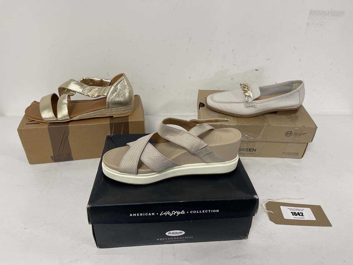 Lot 1042 - 3x Boxed pairs of shoes to include Where's...