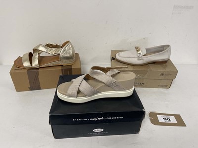 Lot 1042 - 3x Boxed pairs of shoes to include Where's...