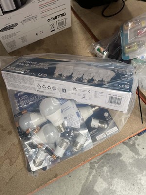 Lot 3022 - Bag of lighting batteries