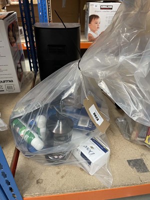 Lot 3023 - Bag containing Oral B toothbrushes, car jar...