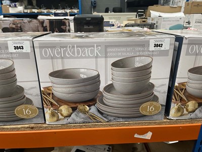 Lot 3042 - Over & Back dinnerware set