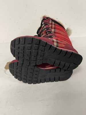Lot 1045 - Nike winter hi 3 premium snow boots in red...