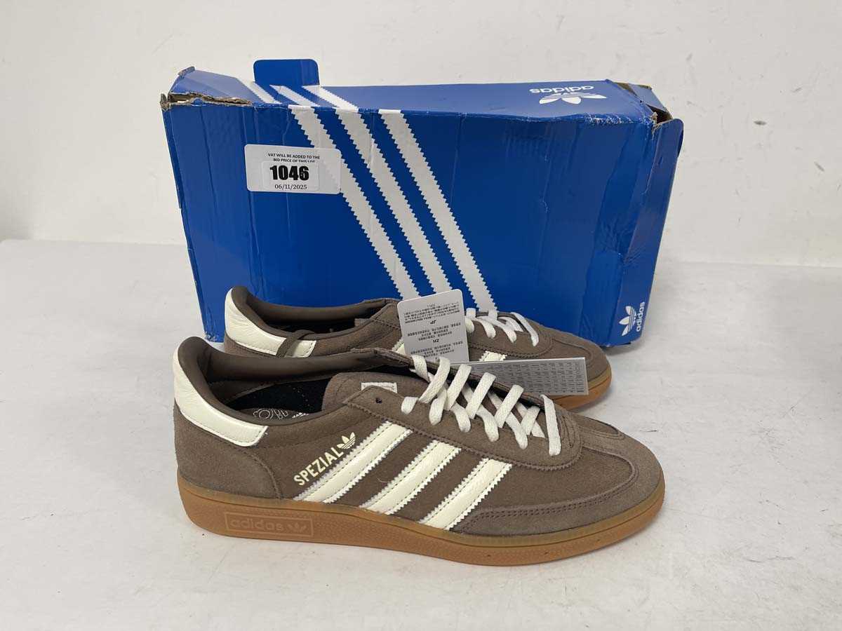 Lot 1046 - Adidas handball spezial trainers in brown size...