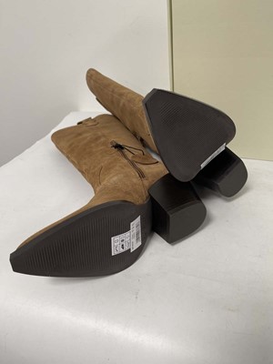 Lot 1048 - Of The Hook London texas cognac cowboy boots...