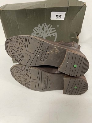 Lot 1050 - Timberland short boots in dark brown size...
