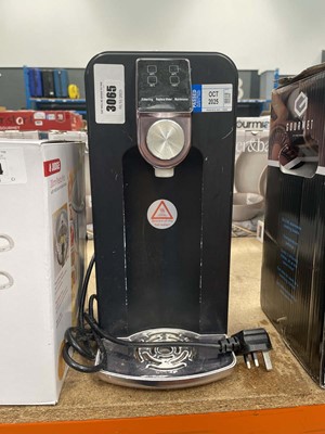 Lot 3065 - Hot water dispenser