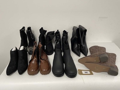 Lot 1070 - 8x Pairs of boots in various styles