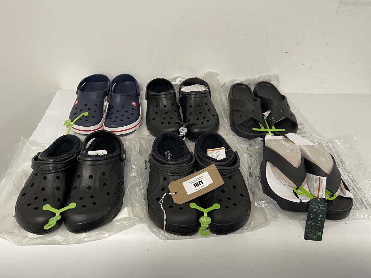 Lot 1071 - 6x Pairs of Crocs in various styles and sizes