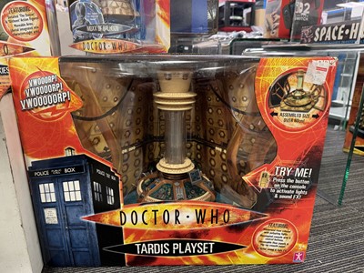 Lot 2156 - Selection of boxed Doctor Who collectibles to...