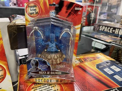 Lot 2156 - Selection of boxed Doctor Who collectibles to...