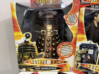 Lot 2156 - Selection of boxed Doctor Who collectibles to...