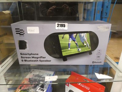 Lot 2195 - Byte smart phone screen magnifier and...