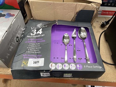 Lot 3071 - Viner's cutlery set plus box of Estrella glasses