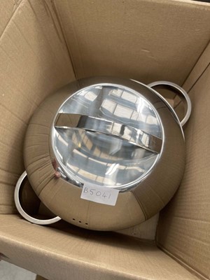 Lot 3105 - Stainless steel measuring pot