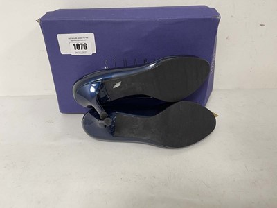 Lot 1076 - Stuart Weitzman Russel & Bromley blue patent...