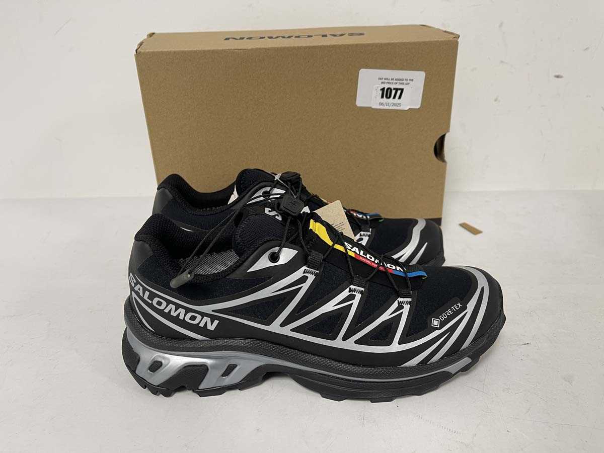 Lot 1077 - Salomon XT-6 GTX trainers in black size UK6 -...