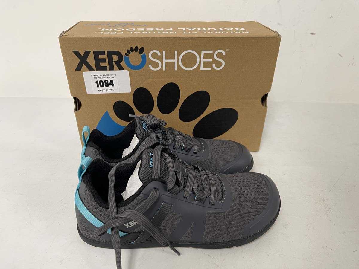Lot 1084 - Xero Shoes natural comfort prio neo trainers...