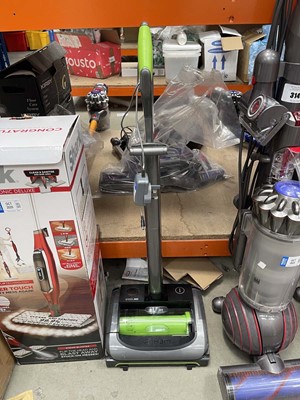 Lot 3148 - Upright GTech Air Ram with charger