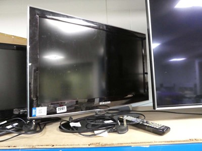 Lot 2297 - Samsung 26" TV (UE26C4000) with stand and remote