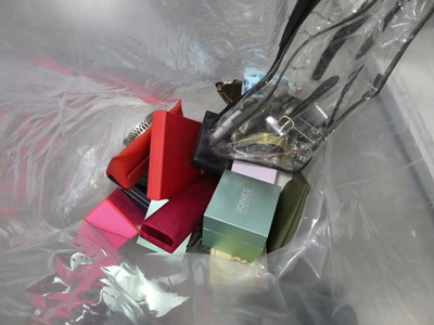 Lot 2393 - Bag containing various jewellery items,...