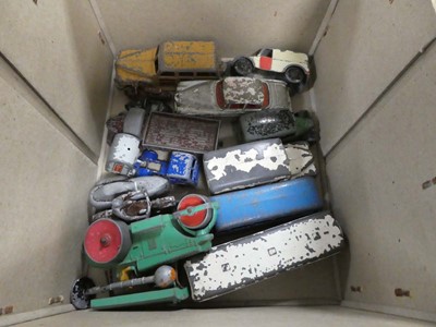 Lot 2399 - Box of various die cast vehicles