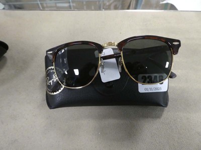 Lot 2346 - Pair of Ray-Ban sunglasses in a case