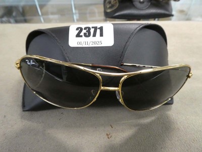 Lot 2371 - Pair of Ray-Ban sunglasses in a case