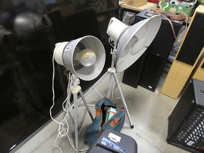 Lot 2566 - Studio lights, plus bag containing camera...