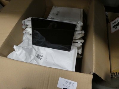 Lot 2530 - Box containing tablets for spares and repairs