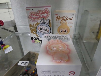 Lot 2546 - 3 x Popmart boxed figures