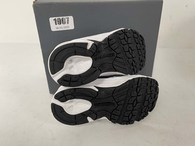 Lot 1907 - New Balance children's 530 trainers in white...