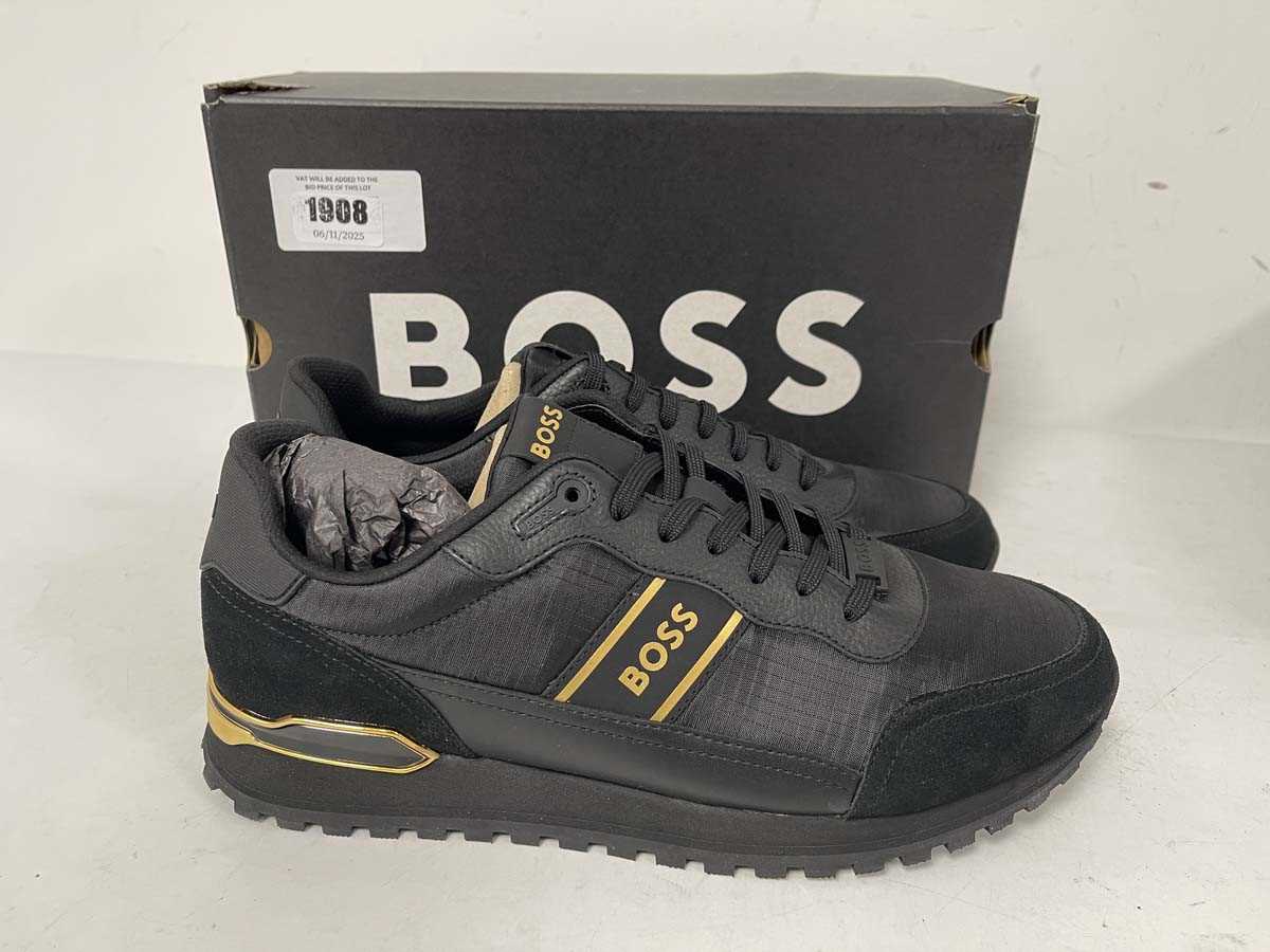 Lot 1908 - Hugo Boss parkour trainers in black size UK11 -...