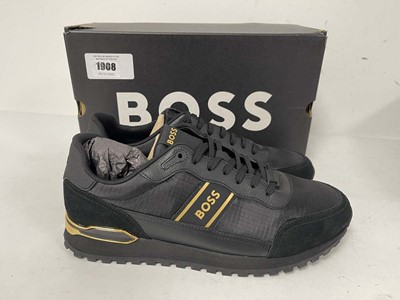 Lot 1908 - Hugo Boss parkour trainers in black size UK11 -...