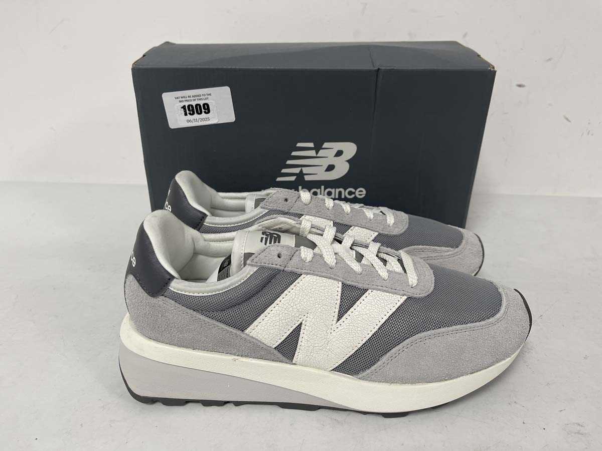 Lot 1909 - New Balance trainers in light grey size UK9.5 -...