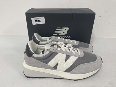 Lot 1909 - New Balance trainers in light grey size UK9.5 -...